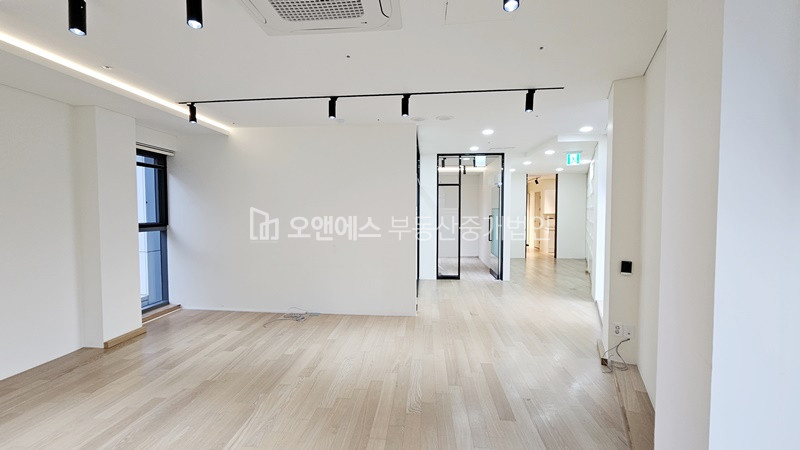 서울 용산구 한남동 한남동 랜드마크 사무실 임대 월세 매물번호 14761 사진 2