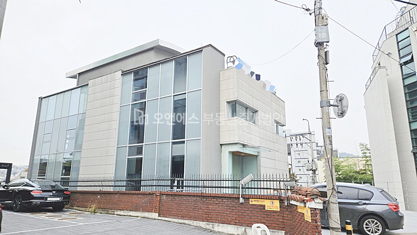 서울 용산구 한남동 유엔빌리지 내부 컨디션 좋은 3개층 연층 사용 사무실 월세 매물번호 14614 사진 1
