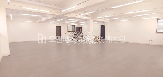 서울 중구 신당동 신당동 깔끔한 올 화이트 노출천장 네모반듯 사무실 월세 매물번호 15437 사진 1