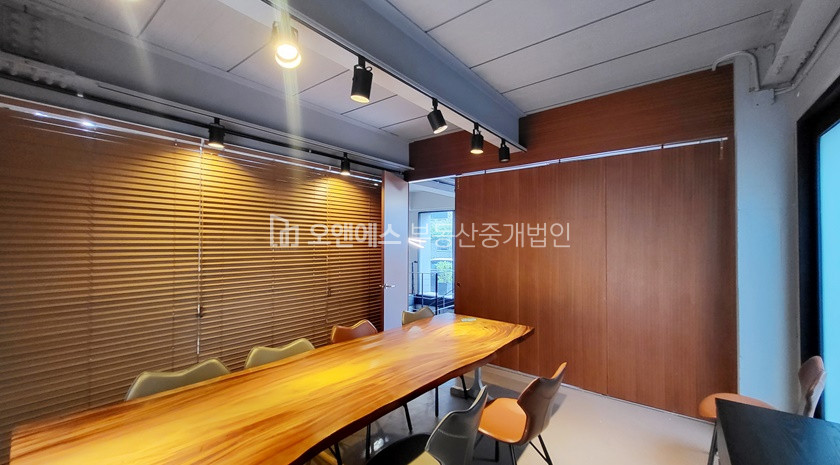 서울 용산구 이태원동 B1~1층 내부 복층 사무실/상가 월세 매물번호 12434 사진 4