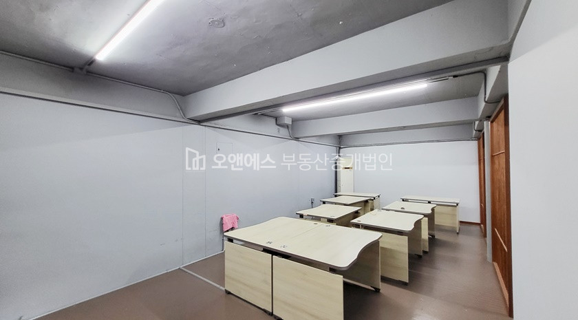 서울 용산구 이태원동 B1~1층 내부 복층 사무실/상가 월세 매물번호 12434 사진 13