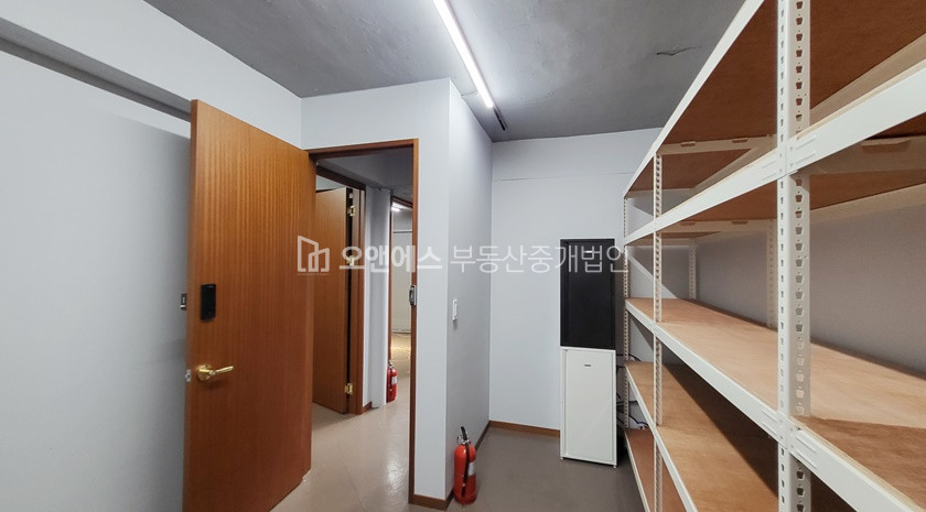 서울 용산구 이태원동 B1~1층 내부 복층 사무실/상가 월세 매물번호 12434 사진 19