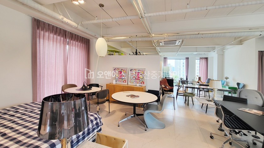 서울 용산구 한남동 유니크한 멋이 있는 빌딩 사무실 임대 월세 매물번호 12452 사진 1