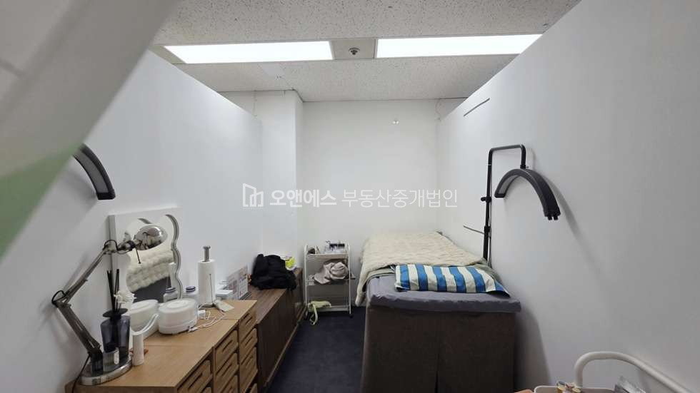 서울 용산구 한남동 현대안성타워 귀한 20평대 사무실 /상가자리 월세 매물번호 15526 사진 6