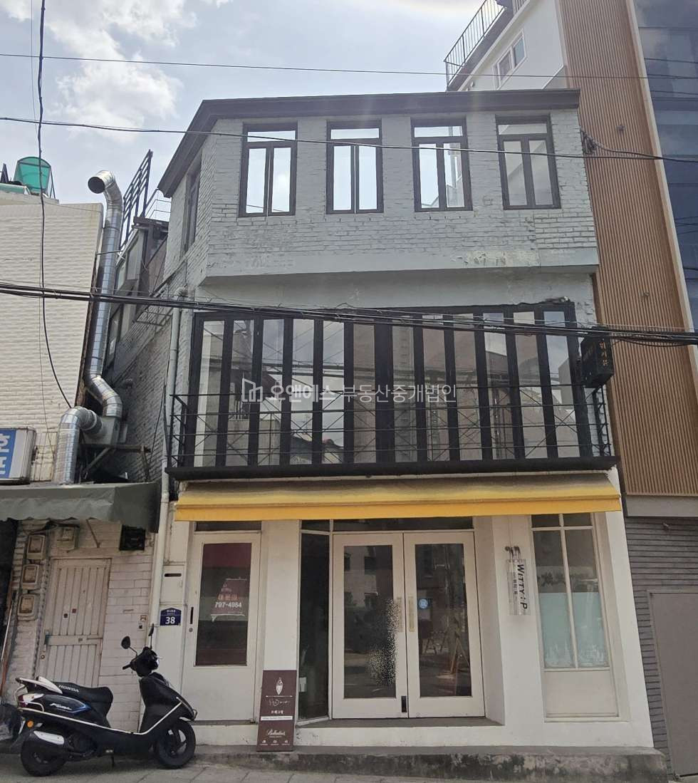 서울 용산구 이태원동 이태원 건물 임대｜루프탑 + 테라스 복층 구조 상가 월세 매물번호 15537 사진 1