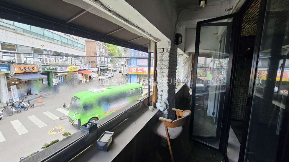 서울 용산구 이태원동 경리단길 메인 삼거리 코너 가시성 좋은 무권리 상가, 월세 매물번호 15546 사진 3