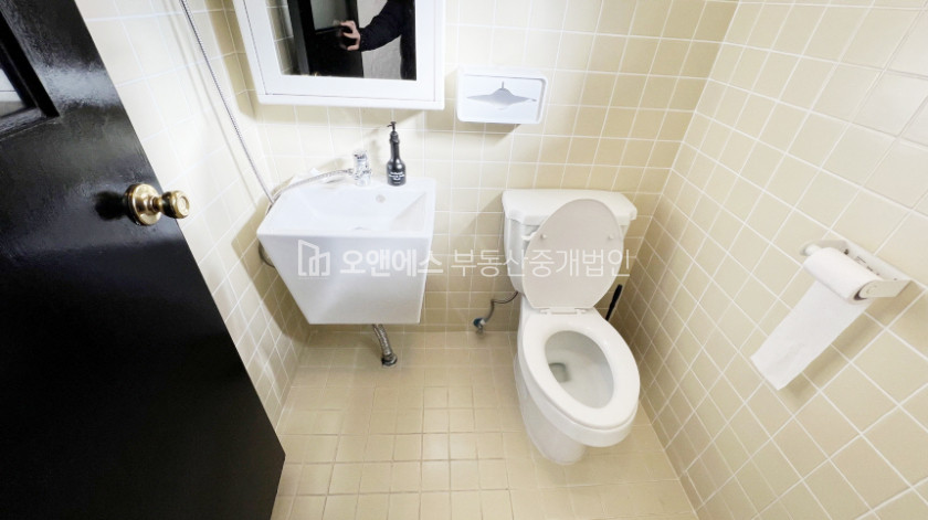 서울 용산구 이태원동 경리단길 조용한 주택단지에 위치한 이쁜 상가 월세 매물번호 13563 사진 3