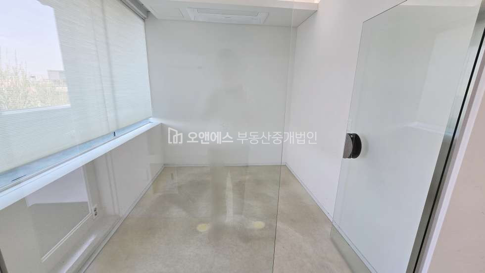 서울 용산구 한남동 제일기획 인근 대로변 남동향 중대형 4층 사무실 월세 매물번호 15497 사진 6