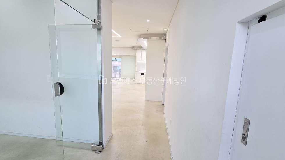 서울 용산구 한남동 제일기획 인근 대로변 남동향 중대형 4층 사무실 월세 매물번호 15497 사진 7