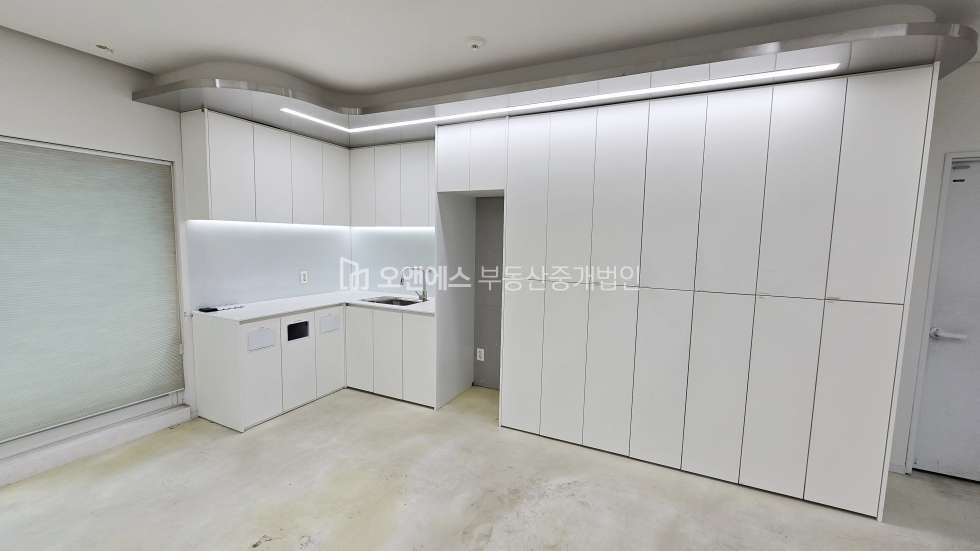 서울 용산구 한남동 제일기획 인근 대로변 남동향 중대형 4층 사무실 월세 매물번호 15497 사진 8