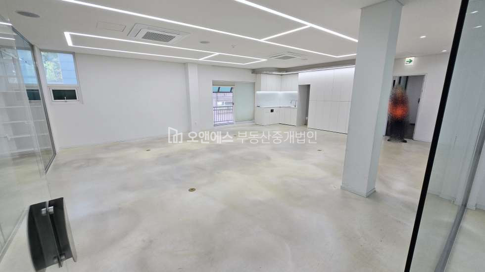 서울 용산구 한남동 제일기획 인근 대로변 남동향 중대형 4층 사무실 월세 매물번호 15497 사진 10