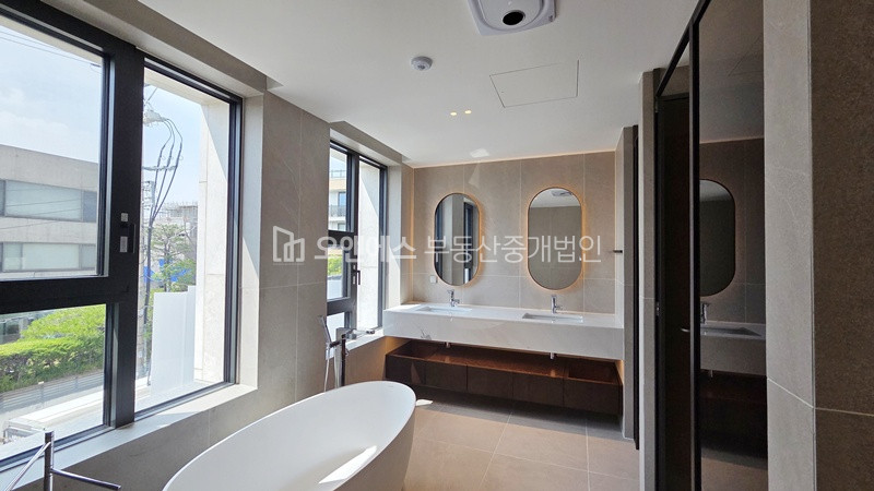 서울 용산구 한남동 한남동 11-49, 유엔빌리지 미친 한강뷰 신축 첫입주 전세 전세 매물번호 15017 사진 8