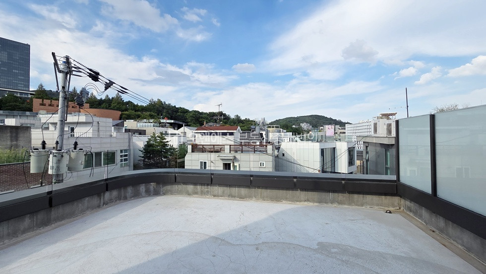 서울 용산구 한남동 한남동 신축 멋진 뷰 전용 테라스 있는 상가 및 사무실 자리 월세 매물번호 15163 사진 1
