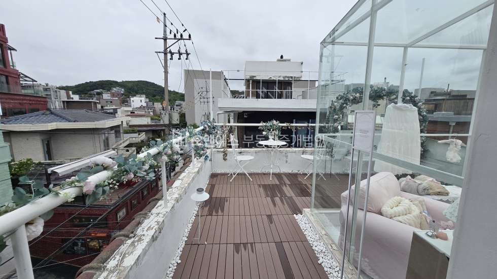 서울 용산구 한남동 한남동 카페거리 메인거리 2층 3층 연층 사용 인테리어 잘된 상가 임대 월세 매물번호 15594 사진 8