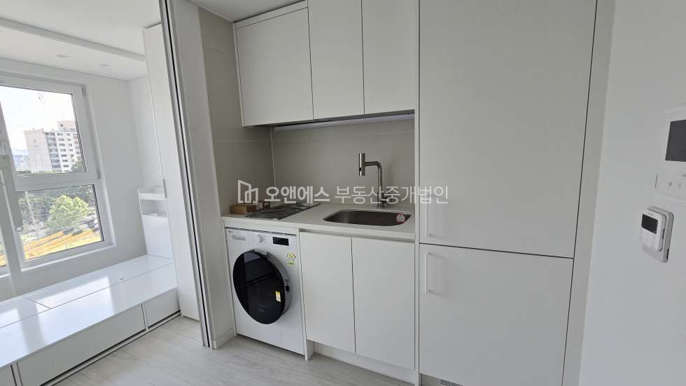 서울 용산구 서빙고동 198-4 (한울마루) 가동 한강뷰 조망 신축 첫입주 거실 안방 분리 1.5룸 전세 매물번호 15619 사진 2