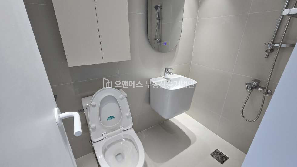 서울 용산구 서빙고동 198-4 (한울마루) 가동 한강뷰 조망 신축 첫입주 거실 안방 분리 1.5룸 전세 매물번호 15619 사진 8