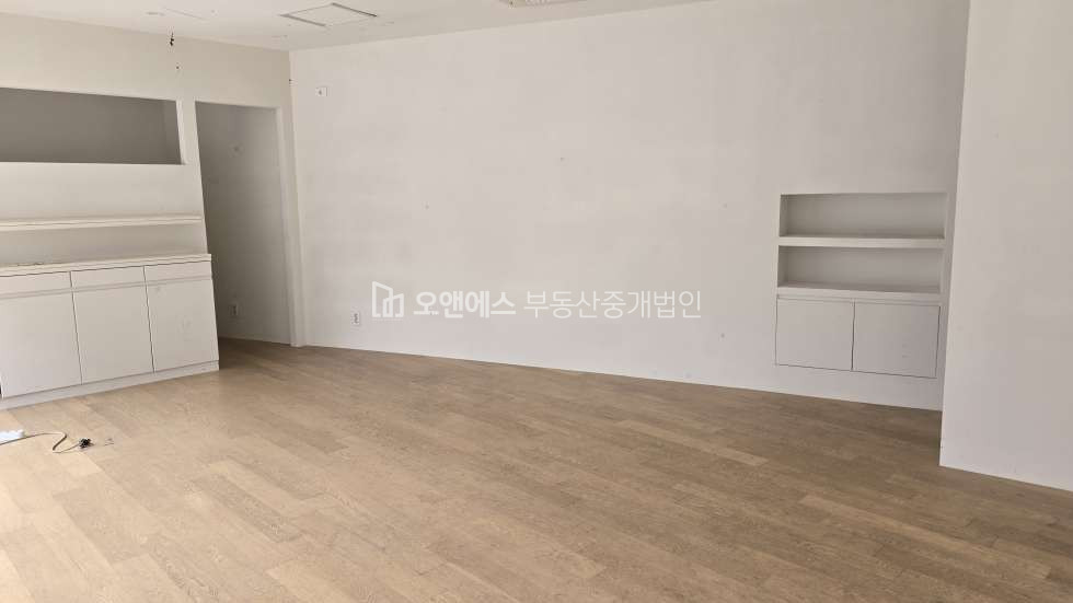 서울 용산구 이태원동 경리단길 메인 대로변 무권리 상가 사무실 월세 매물번호 15677 사진 4