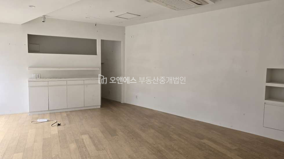 서울 용산구 이태원동 경리단길 메인 대로변 무권리 상가 사무실 월세 매물번호 15677 사진 5