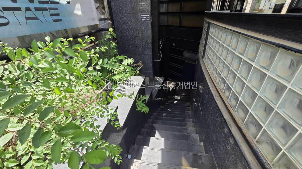 서울 용산구 한남동 북한남동 단독 출입구 있는 사무실 월세 매물번호 15684 사진 2