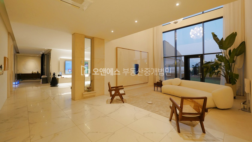 서울 용산구 한남동 유엔빌리지 한강뷰 수영장이 있는 단독주택 전세 전세 매물번호 14299 사진 2