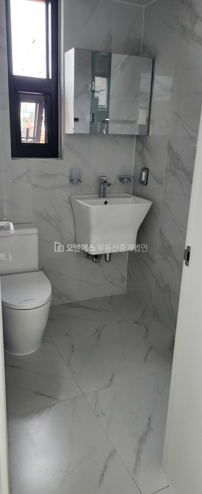 서울 용산구 이태원동 이태원역 인근 신축 단독테라스 주차가능 3룸 2화장실 매물 월세 매물번호 15710 사진 19