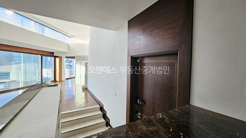 서울 용산구 한남동 1-298, 오케스트라 4층1호 유엔빌리지 초입위치 유니크디자인 펜트세대 매매 매매 매물번호 13014 사진 1