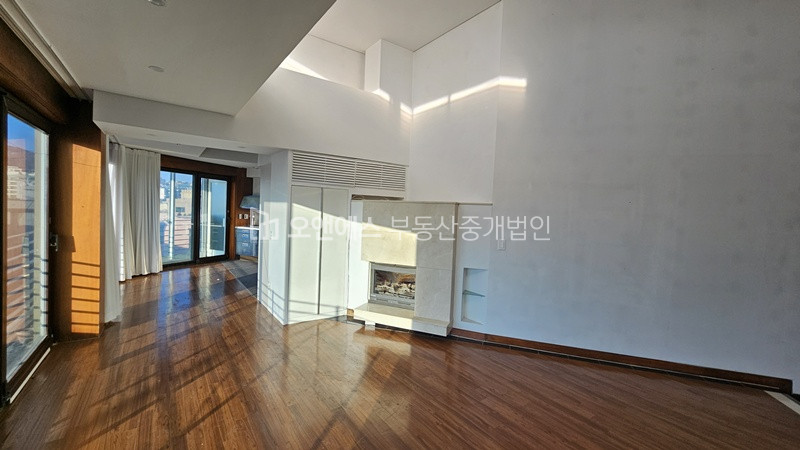 서울 용산구 한남동 1-298, 오케스트라 4층1호 유엔빌리지 초입위치 유니크디자인 펜트세대 매매 매매 매물번호 13014 사진 2