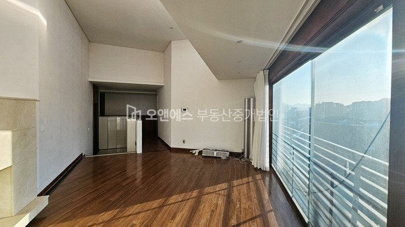 서울 용산구 한남동 1-298, 오케스트라 4층1호 유엔빌리지 초입위치 유니크디자인 펜트세대 매매 매매 매물번호 13014 사진 4