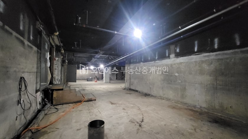 서울 용산구 갈월동 숙대입구역 역세권 지하약 90평 임대 월세 매물번호 12588 사진 1
