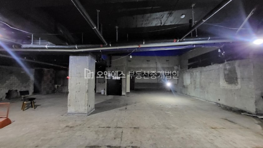 서울 용산구 갈월동 숙대입구역 역세권 지하약 90평 임대 월세 매물번호 12588 사진 3