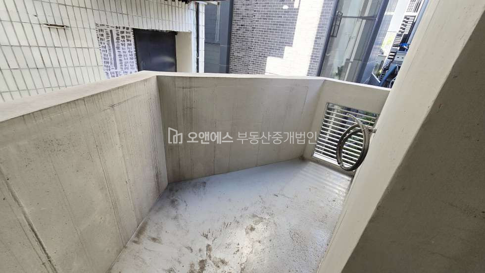 서울 용산구 이태원동 신축 첫입주 넓은 발코니 주차가능 채광 좋은 이태원역 초역세권 사무실 월세 매물번호 15717 사진 11