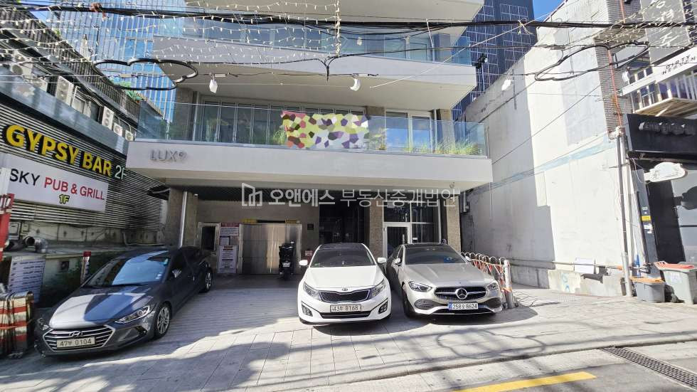 서울 용산구 이태원동 신축 첫입주 넓은 발코니 주차가능 채광 좋은 이태원역 초역세권 사무실 월세 매물번호 15717 사진 12