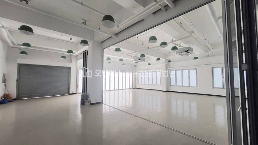 서울 용산구 청파동2가 대형평수 사무실 자리좋은 숙대입구역 메인도로 월세 매물번호 12596 사진 1