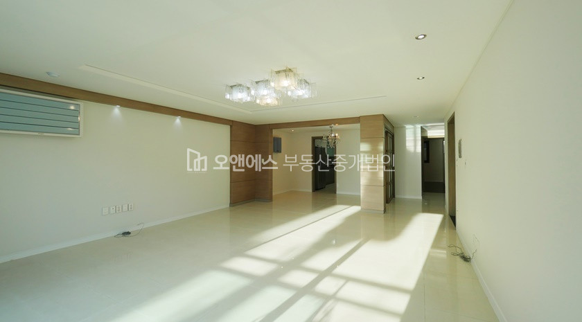 서울 용산구 동빙고동 1-67 동빙고동 대사관로에 위치한 채광 뛰어난 조용한 주택 플래티앙1 월세 매물번호 15553 사진 4