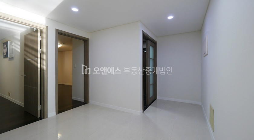 서울 용산구 동빙고동 1-67 동빙고동 대사관로에 위치한 채광 뛰어난 조용한 주택 플래티앙1 월세 매물번호 15553 사진 8
