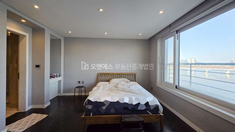 서울 용산구 한남동 11-295 (우림빌라) 비동 한강뷰O 수리O 넓은 대지지분O 유림빌라 매매 매물번호 15299 사진 8