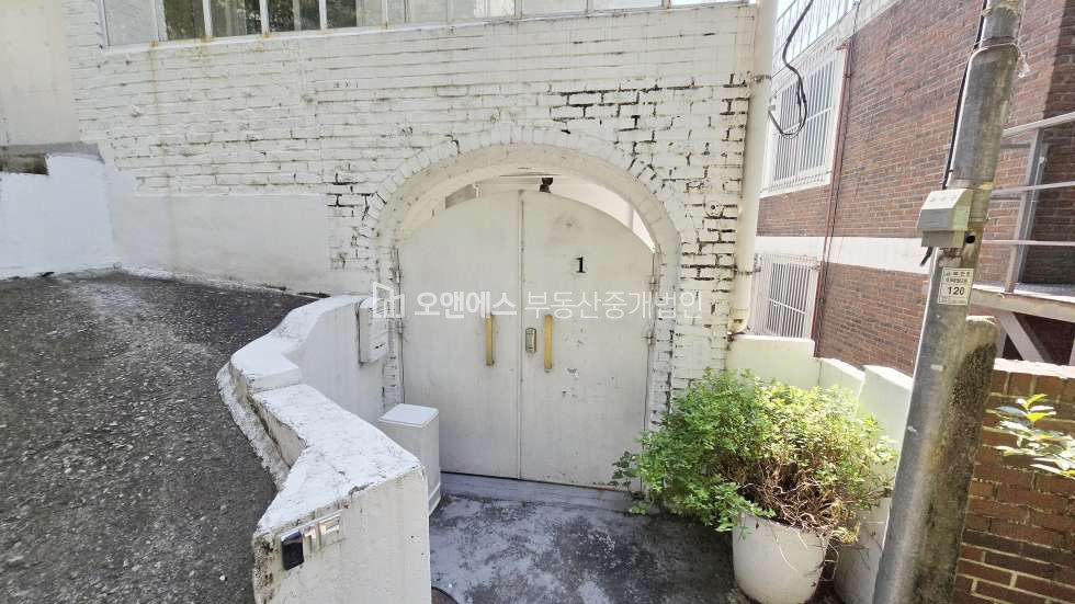 서울 용산구 이태원동 260-151, 1층 가전가구 풀옵션 인테리어 되어 있는 사무실 겸 주거 월세 매물번호 15730 사진 1