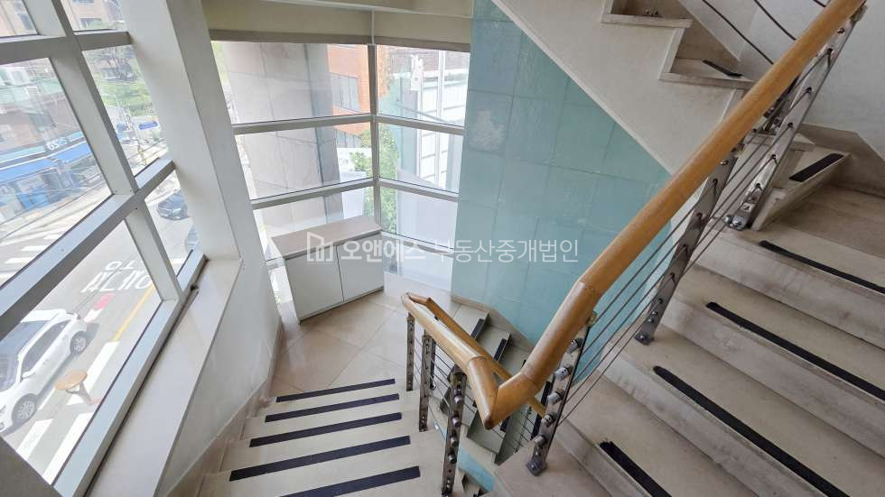 서울 용산구 이태원동 앤틱거리 건물 예쁜 사무실 임대 월세 매물번호 15733 사진 5