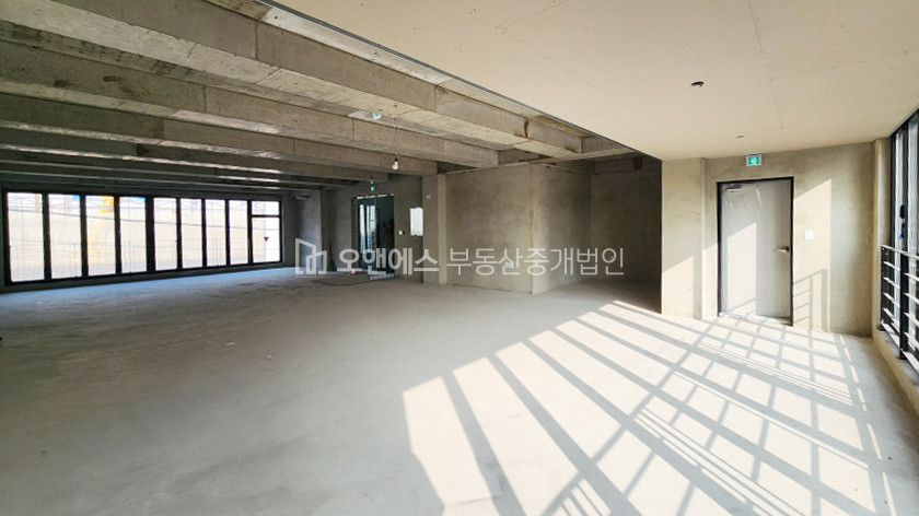 서울 용산구 이태원동 전면 통창 입지적 조건 좋은 상가 사무실 월세 매물번호 13958 사진 5