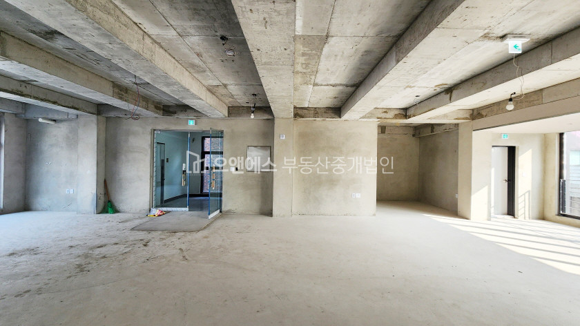 서울 용산구 이태원동 전면 통창 입지적 조건 좋은 상가 사무실 월세 매물번호 13958 사진 6