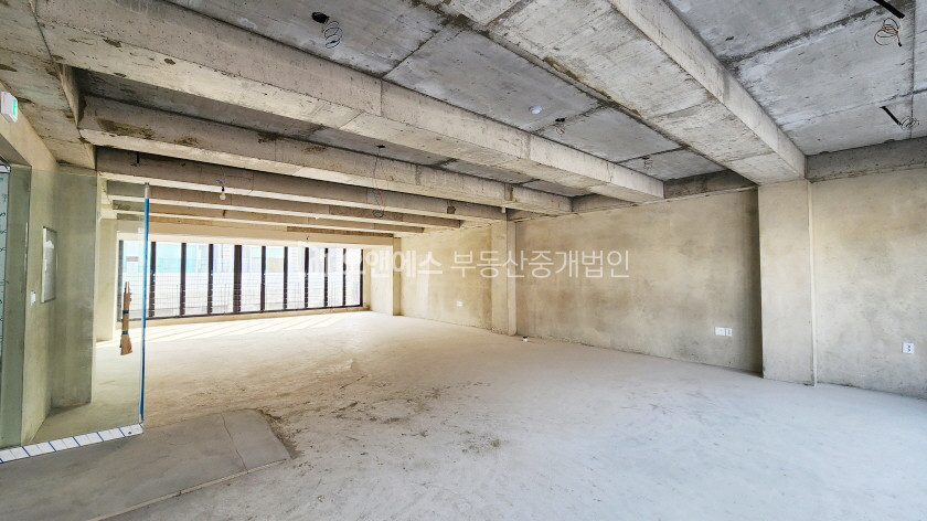 서울 용산구 이태원동 전면 통창 입지적 조건 좋은 상가 사무실 월세 매물번호 13958 사진 9