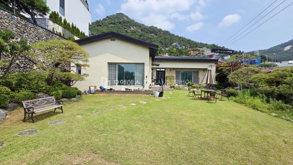 서울 종로구 평창동 2세대 분리거주 가능한 평창동 단독주택 매매 매물번호 15667 사진 3