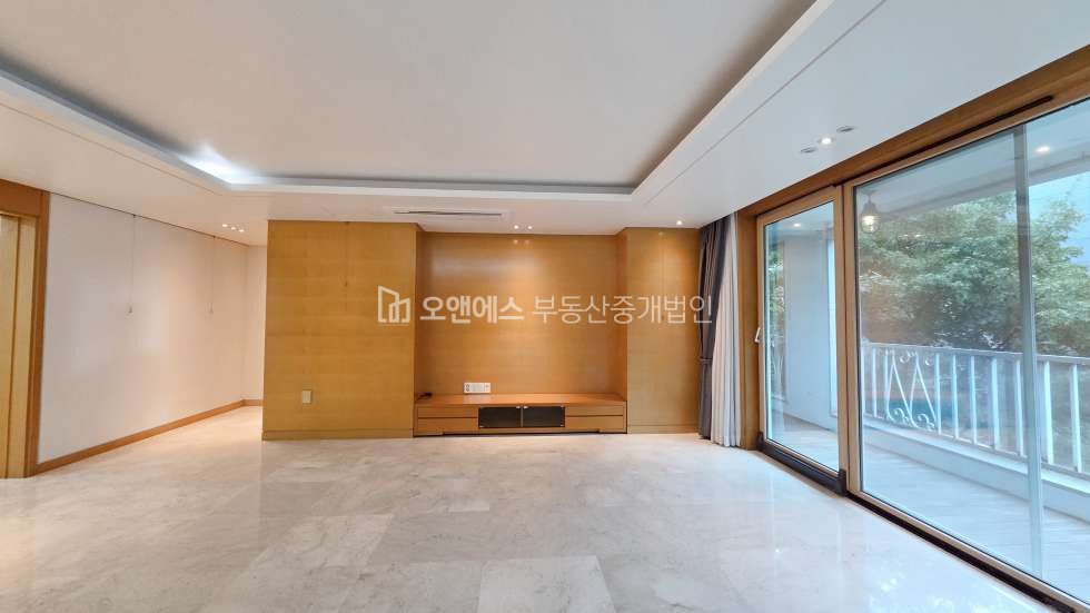 서울 용산구 한남동 653-15 (바우 하우스) 한남동 순천향대라인 바우하우스 고급빌라 렌트 월세 매물번호 15766 사진 2