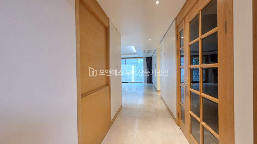 서울 용산구 한남동 653-15 (바우 하우스) 한남동 순천향대라인 바우하우스 고급빌라 렌트 월세 매물번호 15766 사진 8
