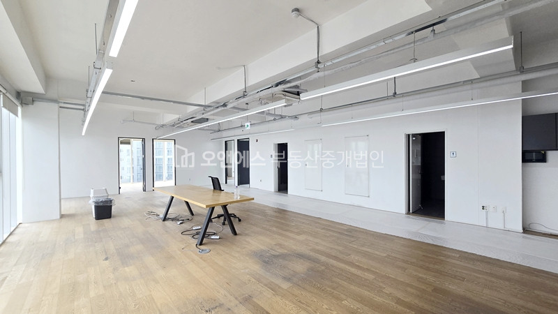 서울 용산구 동빙고동 최상의 컨디션 통유리 노출 사무실임대 월세 매물번호 14420 사진 4