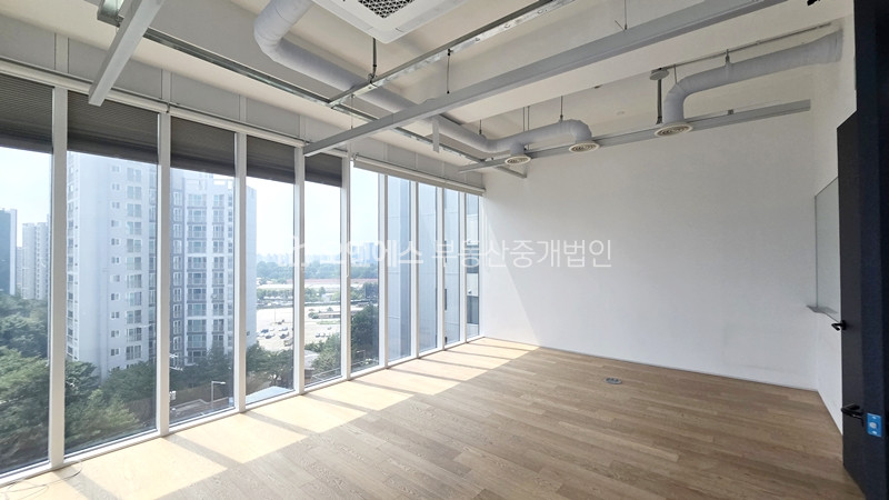 서울 용산구 동빙고동 최상의 컨디션 통유리 노출 사무실임대 월세 매물번호 14420 사진 6