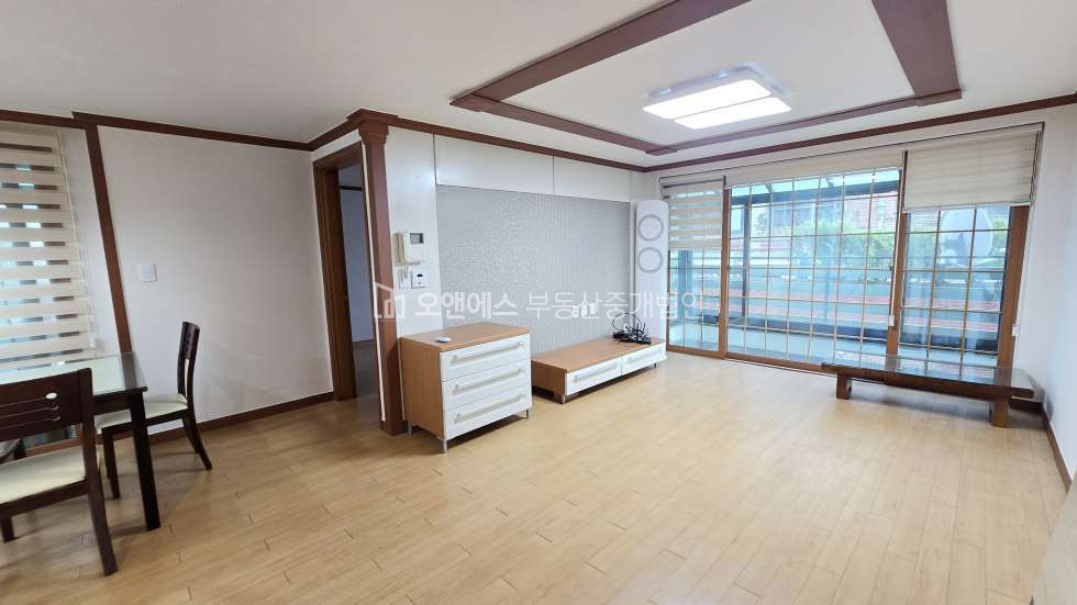 서울 용산구 이태원동 조용한 이태원 주택가｜전용 27평 풀옵션 3룸 월세 매물번호 15780 사진 2