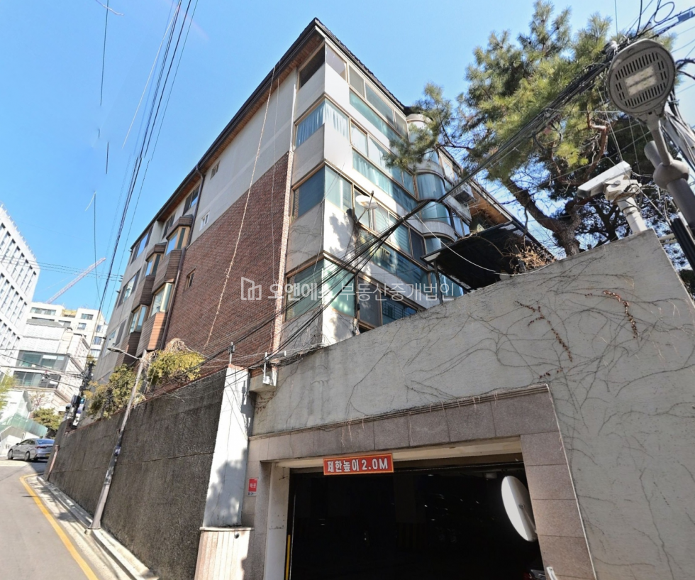 서울 강남구 청담동 92 청담동 대형 평수 방4 화2 주차2대 가능 정원세대 빌라 전세 전세 매물번호 15786 사진 1
