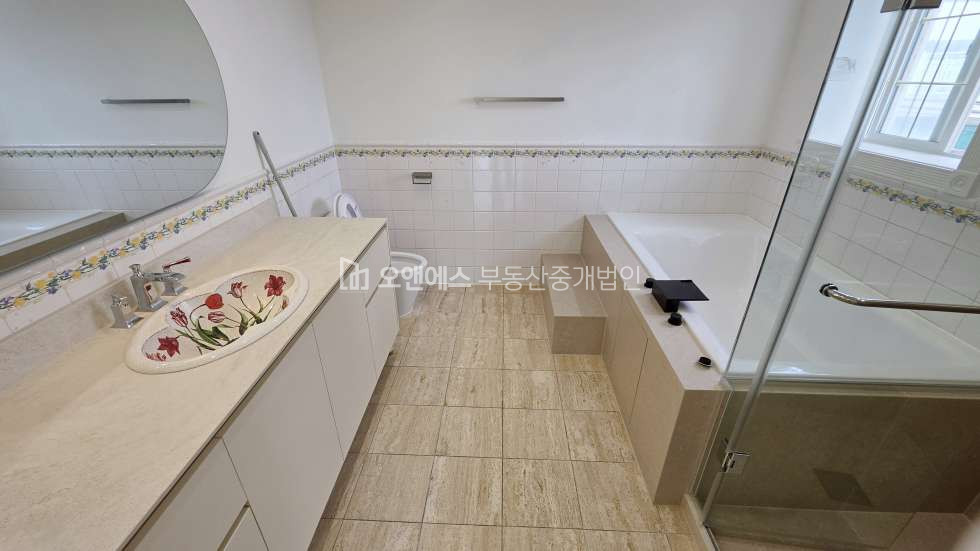 서울 용산구 한남동 653-44 순천향대학교 인근 SOD1차 고급빌라 올수리 세대 임대 월세 매물번호 15793 사진 7