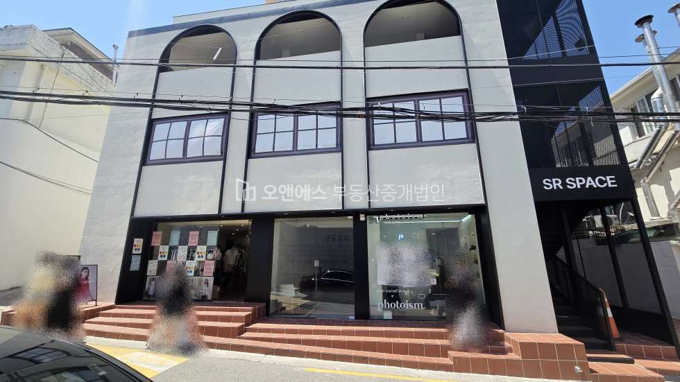 서울 용산구 한남동 최근 리모델링 완료 전용 30 연층, 쇼룸 공간 추천 월세 매물번호 15598 사진 1